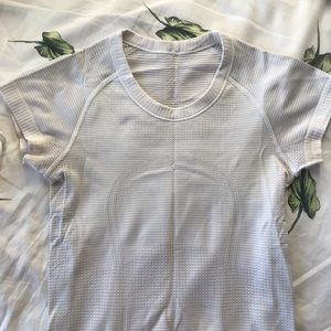 Lululemon swiftly tech short sleeve white size 2